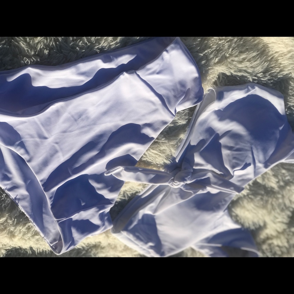 Bathing suits - Picture 2 of 4